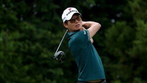 엄재웅, 하루 37홀 강행군 끝 우승…SK텔레콤 오픈서 통산 3승