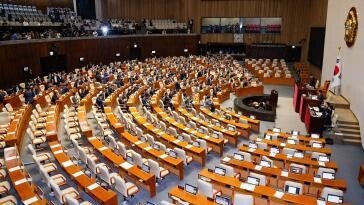 ‘법무장관도 검사 징계 청구’ 법안 국회 통과