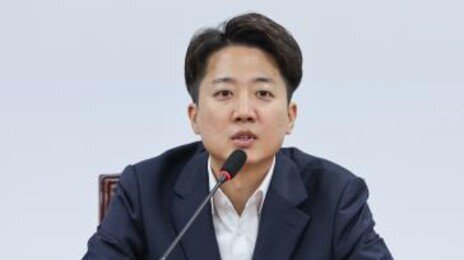 ‘언어 성폭력’ 이준석 제명 청원, 30만 명 돌파…국회 소위 심사