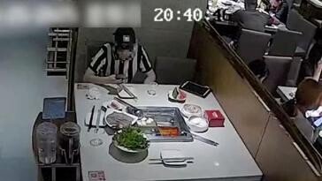음식에 바퀴벌레 넣고 “10배 보상해라”…돈 뜯어낸 中 남성