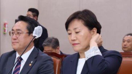 고개 숙인 송미령 “농망법, 거친 표현 사과”…사퇴 요구엔 “책임 다하겠다”