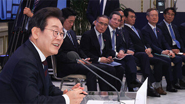 “색깔 같은 쪽만 쓰면 위험… 시멘트-자갈-모래 섞어야 콘크리트 돼”