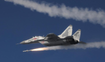 朝鲜首次公开空对空导弹实弹射击训练