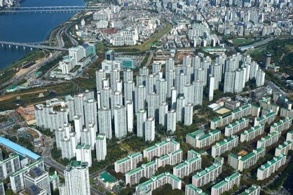 가진 돈이 충분한데도 서울 강남 아파트에 월세로 거주하는 부자들이 있다. GETTYIMAGES