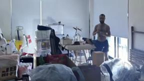 호주판 기생충?…여행 갔다오니 집에 웃통 벗은 남자가