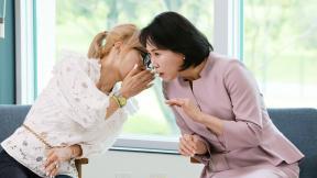 조수미, 김혜경 여사에 “손 줘봐”…알고보니 고교 선배